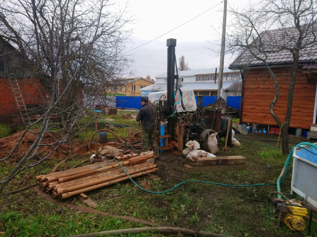 Бурение скважины: д. Лапсары